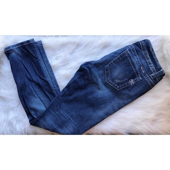 Miss Me Distressed Jeans - Picture 4 of 8